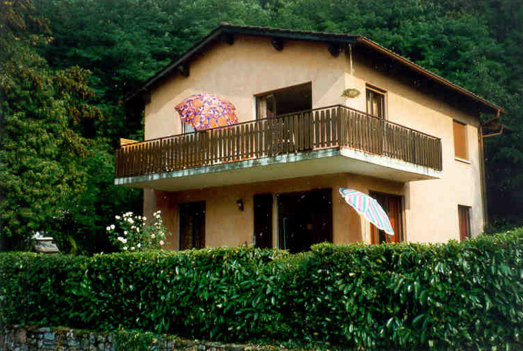 Casa Treff in Brusino Arsizio, A la Camana 11